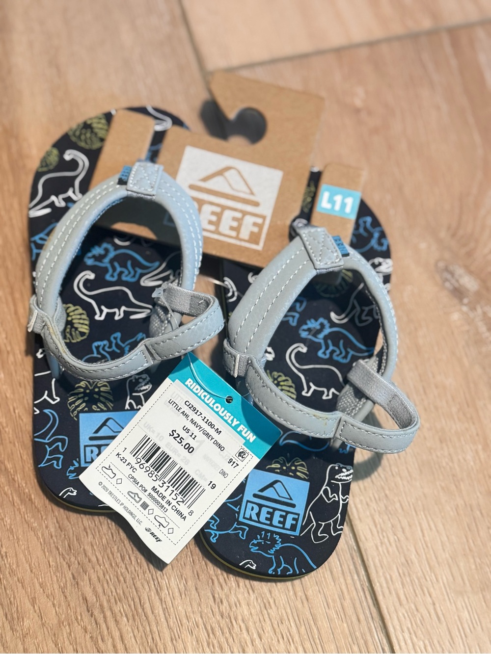 Reef Kids Light Gray Strappy Sandals with Dino Print - L11